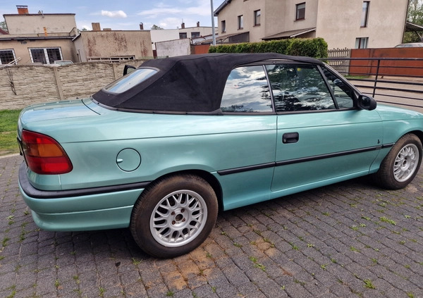 Opel Astra cena 6600 przebieg: 215000, rok produkcji 1995 z Kępno małe 172